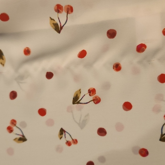 LC- Lauren Conrad- Bow Top Cream with Cherries. SIZE XS - Picture 5 of 8